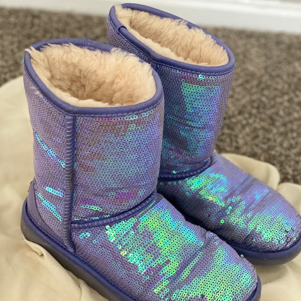 Purple/Lavender Sequin UGG Boot Short II Size 9